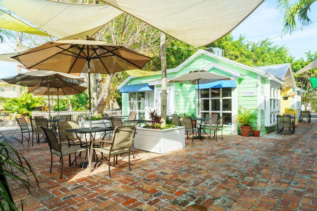 Olde Marco Island Inn And Suites Exterior photo