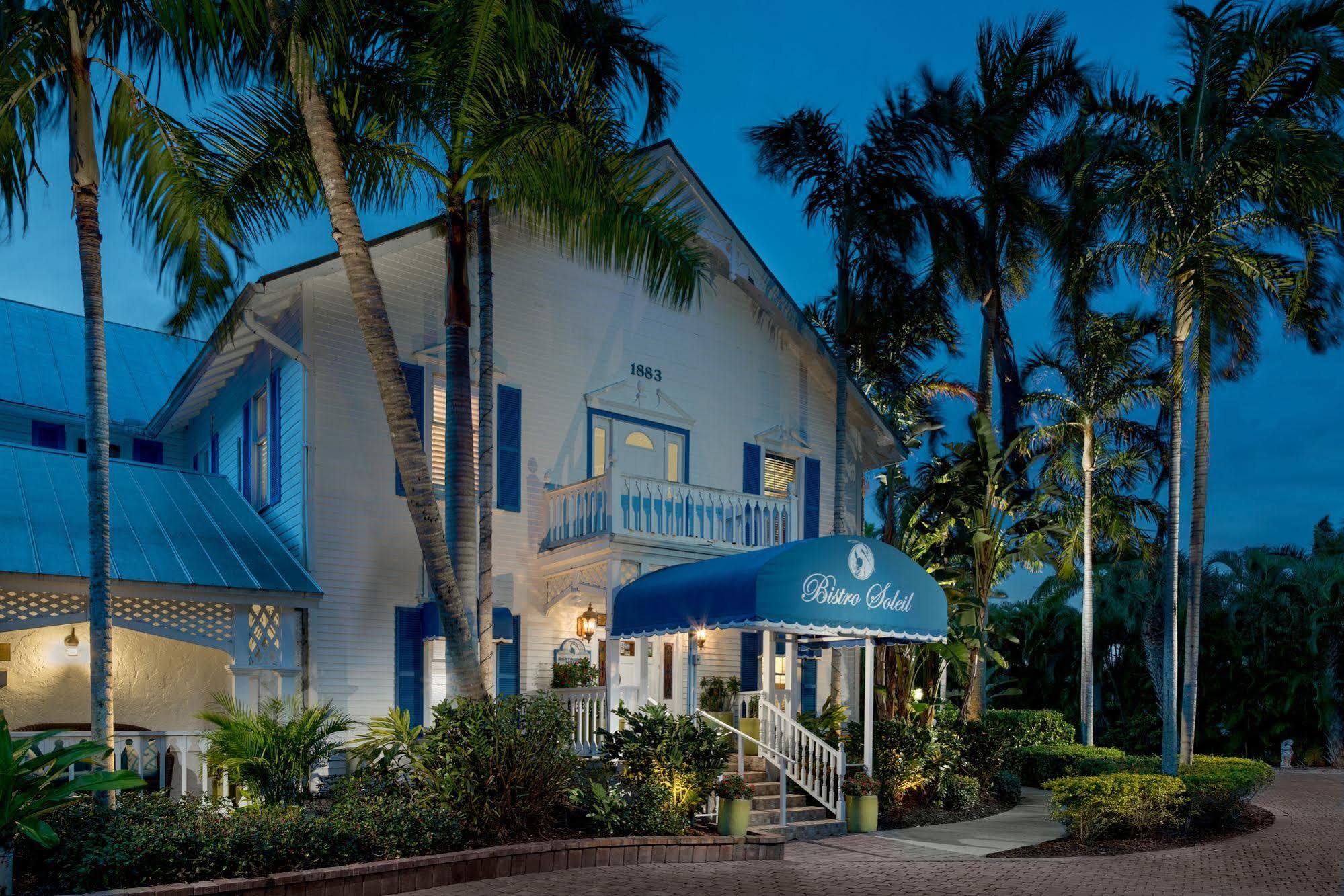 Olde Marco Island Inn And Suites Exterior photo